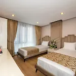 Hilltown Airport & Restaurant Отель 3*