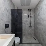 Отель Hilltown Airport & Restaurant 3*