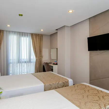 Hotel Hilltown Airport & Restaurant Tasoluk