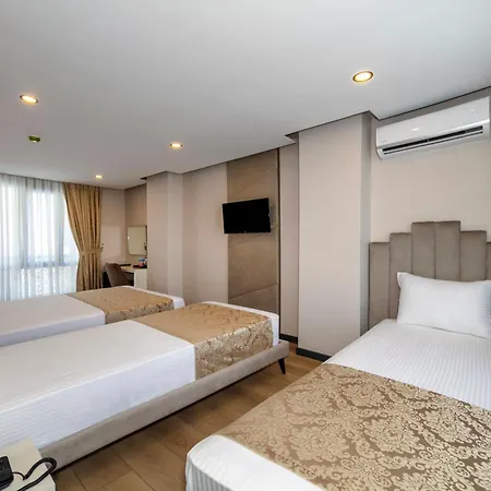 Hilltown Airport & Restaurant Hotel 3*
