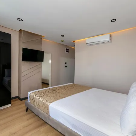 Hotel Hilltown Airport & Restaurant Tasoluk