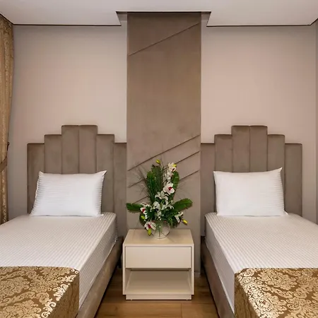 Hilltown Airport & Restaurant Hotel 3*