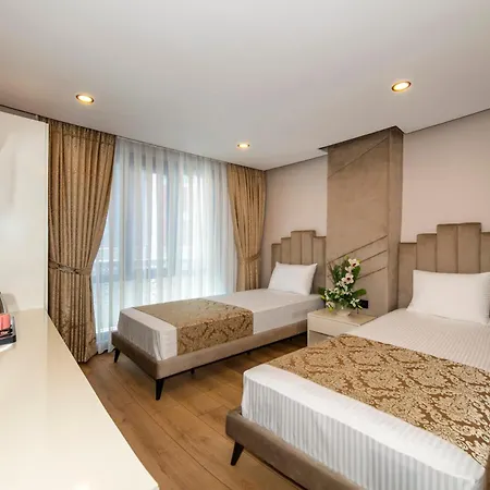 Hilltown Airport & Restaurant Hotel 3*