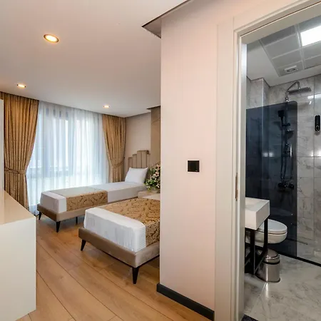 Hotel Hilltown Airport & Restaurant 3*