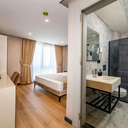 Hilltown Airport & Restaurant Hotel Tasoluk