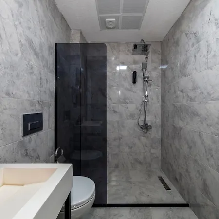 Hotel Hilltown Airport & Restaurant 3*