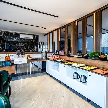 Hilltown Airport & Restaurant *