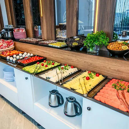 Hotel Hilltown Airport & Restaurant