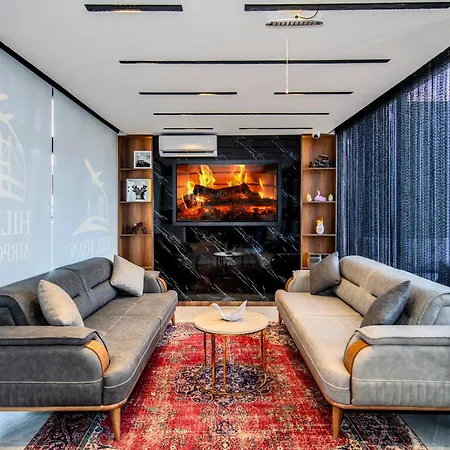 Hotel Hilltown Airport & Restaurant