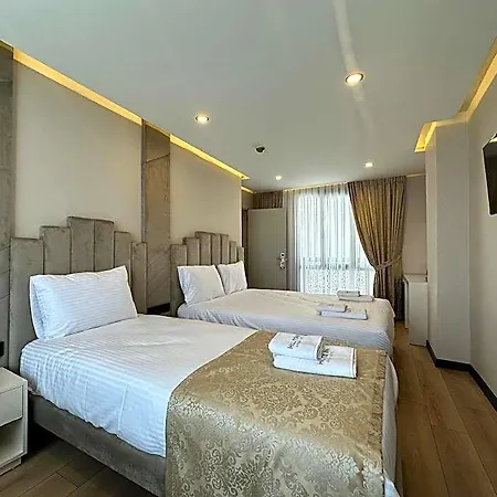 Hilltown Airport & Restaurant Hotel 3*