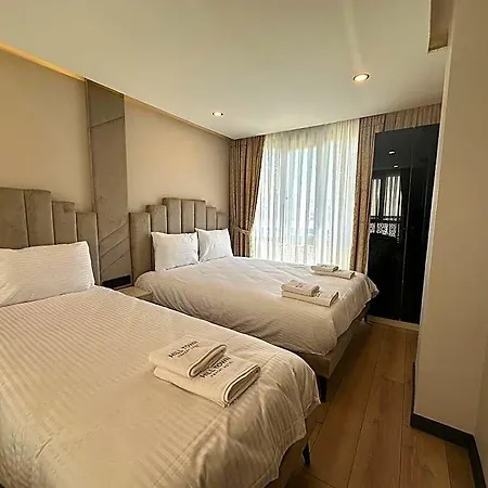 Hilltown Airport & Restaurant Hotel Tasoluk