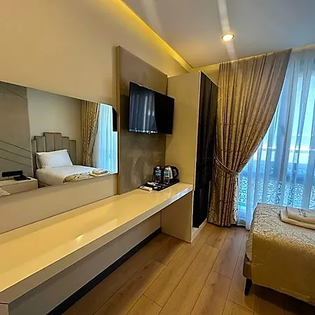 Hotel Hilltown Airport & Restaurant 3*