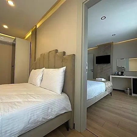 Hilltown Airport & Restaurant 3*