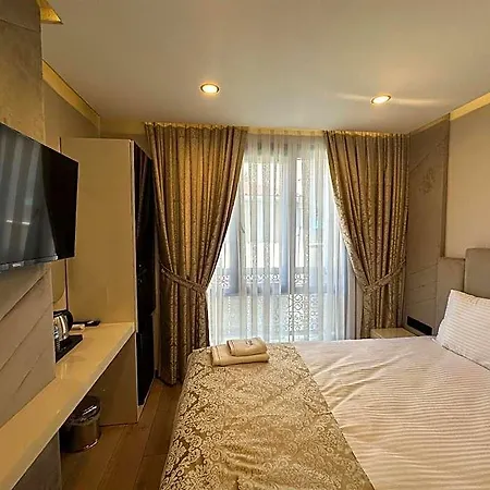 Hotel Hilltown Airport & Restaurant 3*