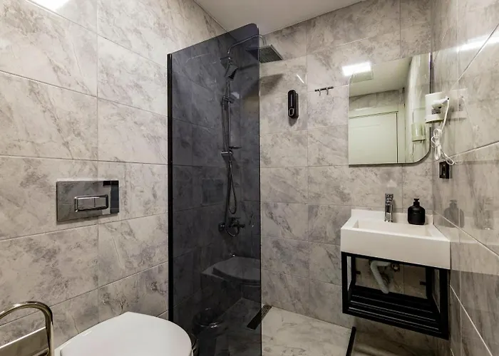 Hilltown Airport & Restaurant