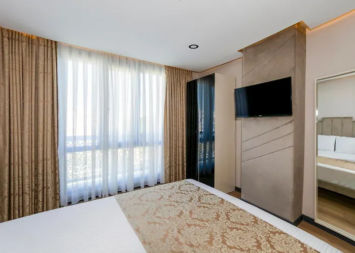 Hilltown Airport & Restaurant Tasoluk