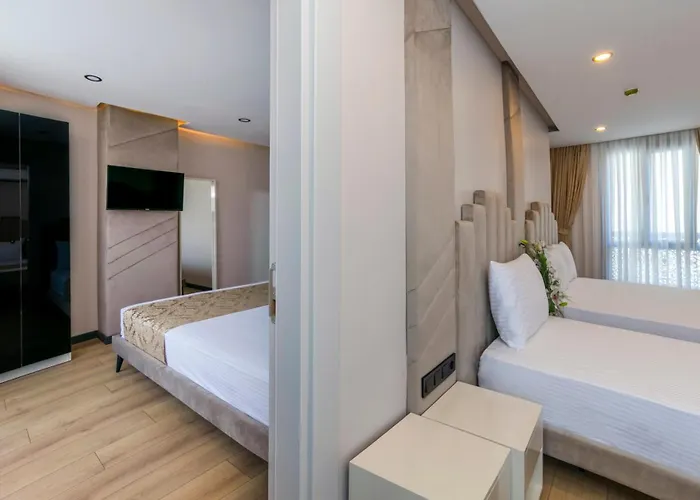 Hilltown Airport & Restaurant * Tasoluk