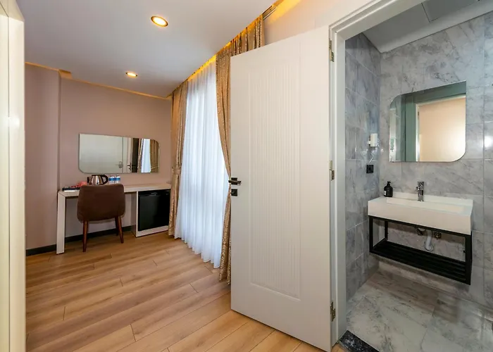 Ξενοδοχείο Hilltown Airport & Restaurant Tasoluk