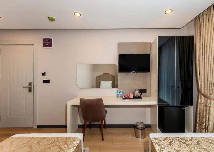 Hilltown Airport & Restaurant * Tasoluk