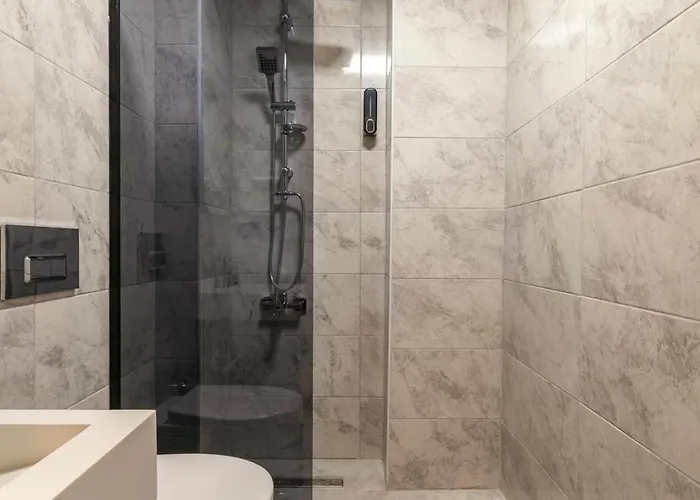 Hilltown Airport & Restaurant *