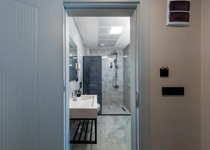 Hilltown Airport & Restaurant Ξενοδοχείο *