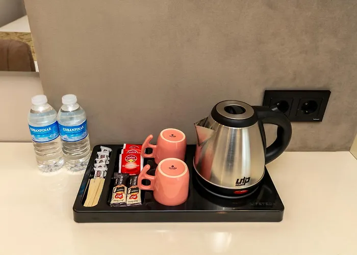 Hilltown Airport & Restaurant * Tasoluk