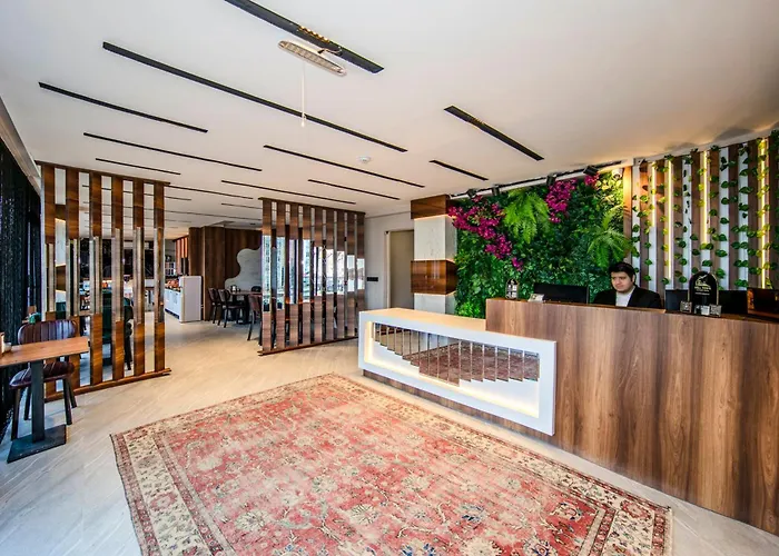 Hilltown Airport & Restaurant Tasoluk