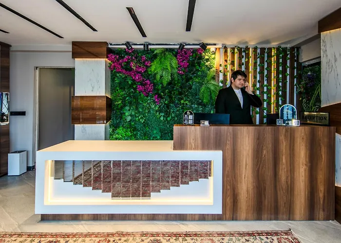 Hilltown Airport & Restaurant *