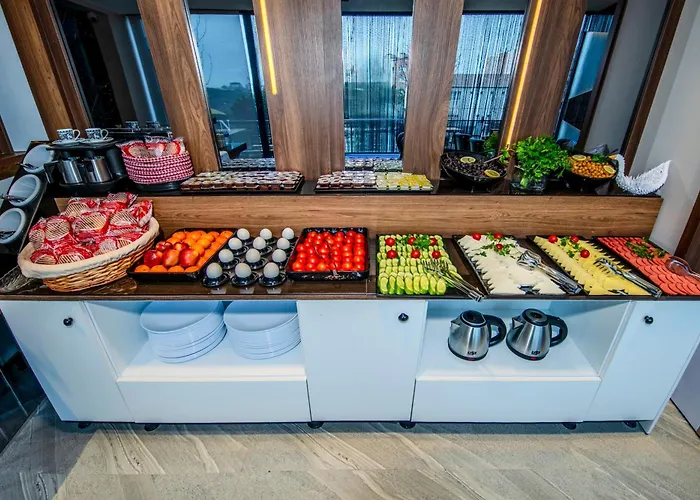 Hilltown Airport & Restaurant * Tasoluk