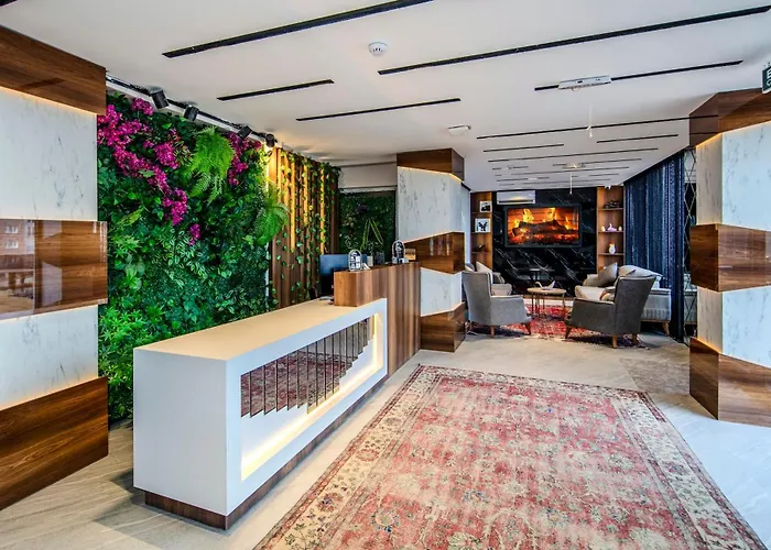 Hilltown Airport & Restaurant *